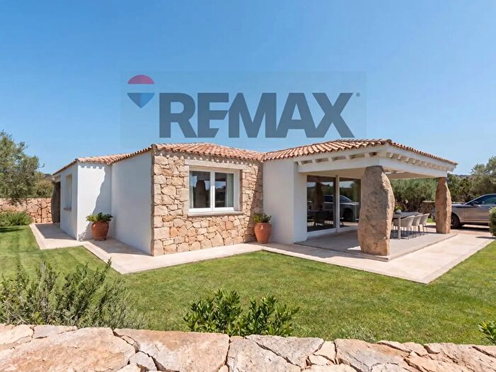 Casa con 6 locali in vendita in Loiri Porto San Paolo