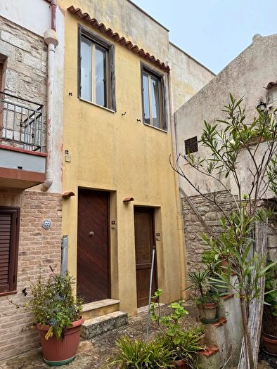 Appartamento quadrilocale in vendita in Via Luigi Lanza, Erice