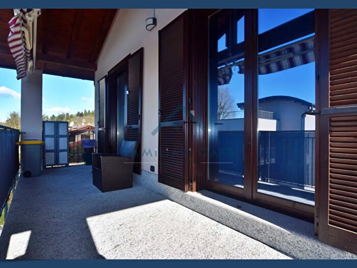 Appartamento trilocale in vendita in Via delle Langhe, Varese