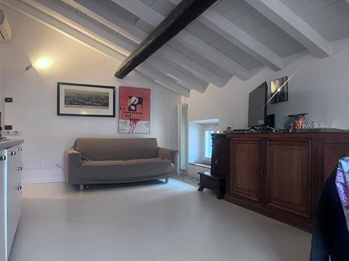 Appartamento trilocale in affitto in Via Bartolomeo Colleoni, Città Alta, Bergamo