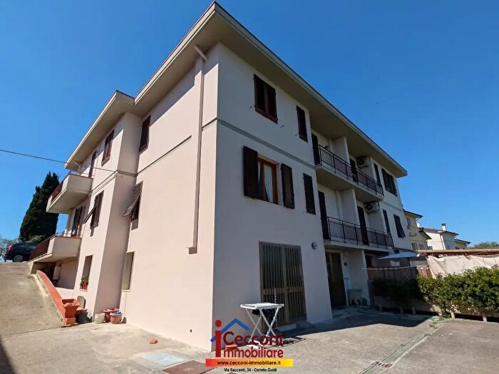 Appartamento con 6 locali in vendita in Cerreto Guidi