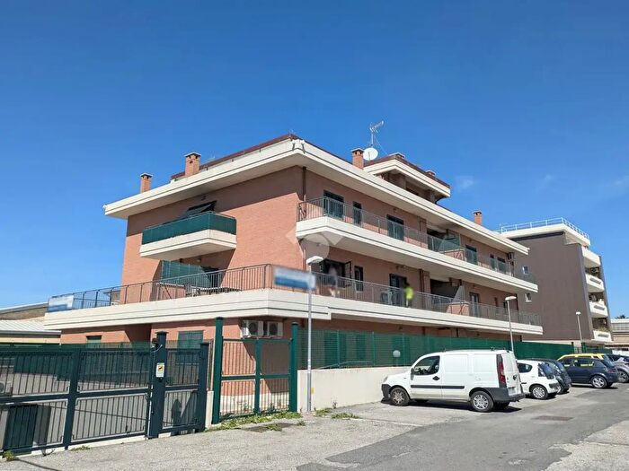 Appartamento monolocale in vendita in Via Roberto Paribeni, Roma