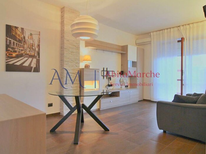 Appartamento con 5 locali in affitto in Centro, Fermo