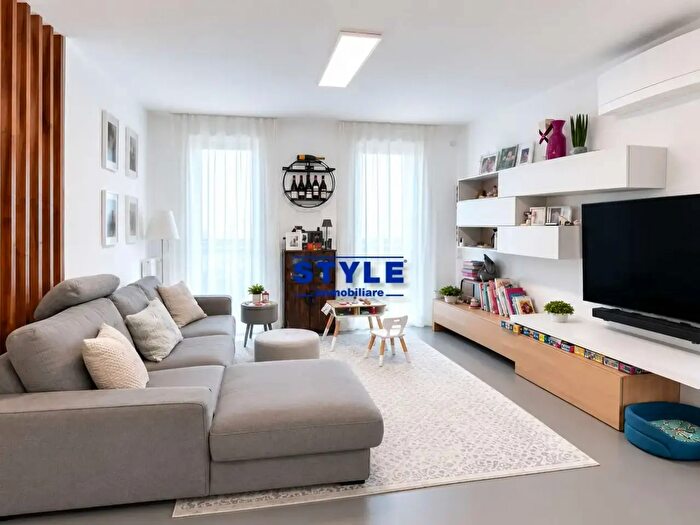 Casa con 5 locali in vendita in Camponogara
