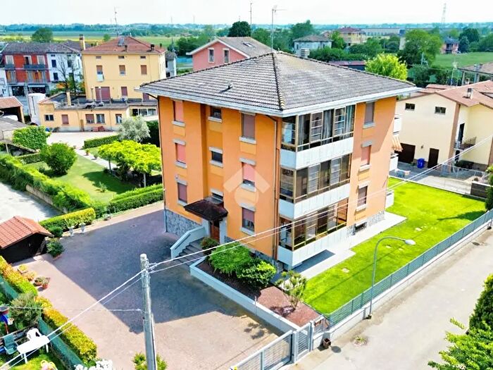 Casa trilocale in vendita in Via Alessandro Manzoni, Sorbolo Mezzani