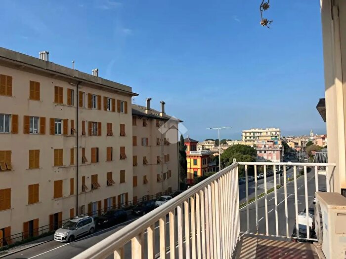 Appartamento con 5 locali in vendita in Corso Europa, Genova