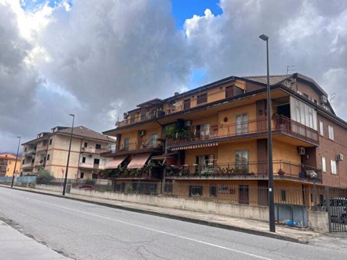 Appartamento trilocale in affitto in Viale della Concordia, Tivolille Pasquali Merenzata, Mendicino