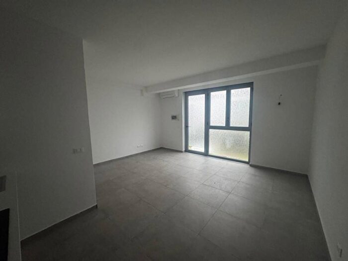 Appartamento in affitto in Via Tucidide, Ortica, Milano