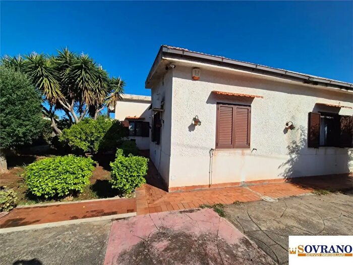 Casa con 5 locali in vendita in Carini