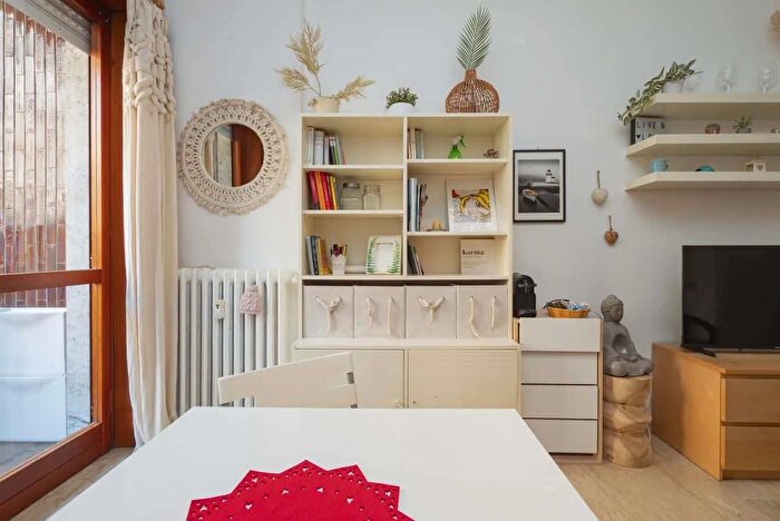 Appartamento monolocale in affitto in Via Melzo, Milano