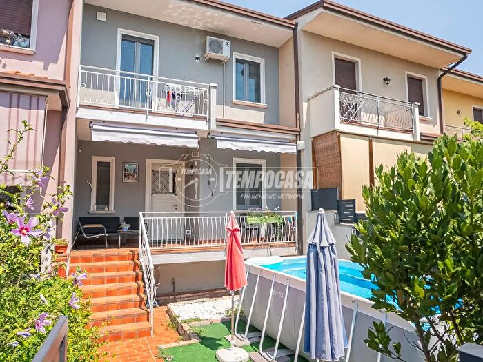 Casa quadrilocale in vendita in Villaggio Aido G, Visano