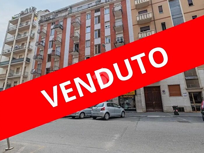 Appartamento bilocale in vendita in Via Barletta, Torino