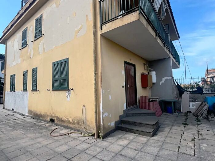 Casa trilocale in vendita in Via Giambattista Gelli, Castel Volturno