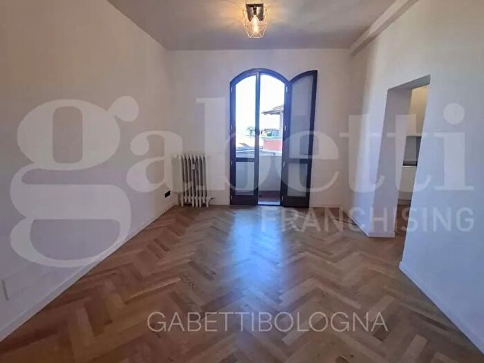 Appartamento quadrilocale in affitto in Piazza Carducci, Bologna