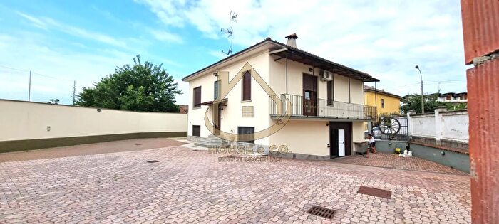 Case in Vendita e in Affitto - 3