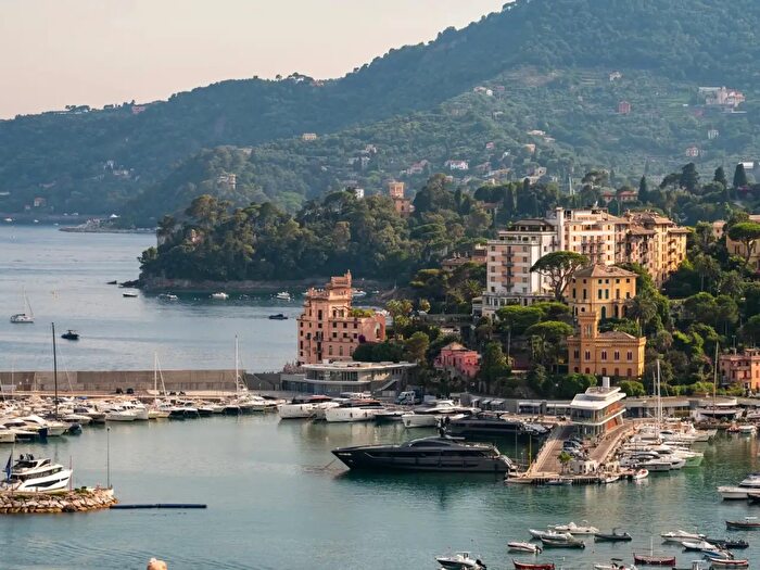 Appartamento quadrilocale in vendita in Via Privata Bozzo Costa, Rapallo