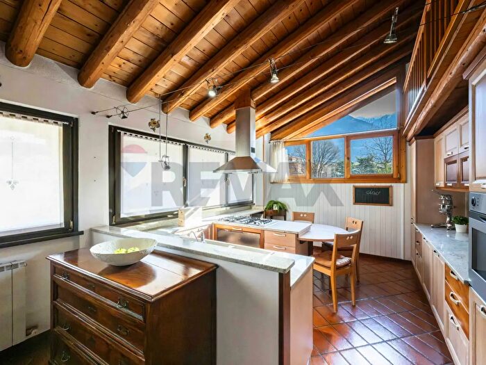 Appartamento trilocale in vendita in Darfo Boario Terme