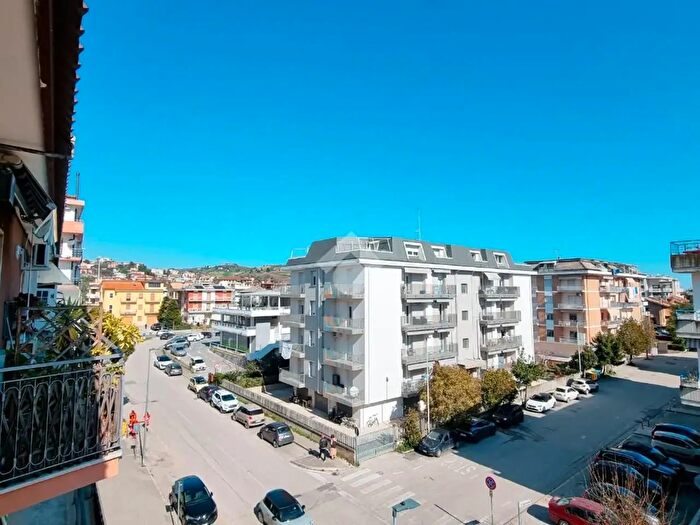 Appartamento quadrilocale in vendita in Via Giugno, Monteprandone