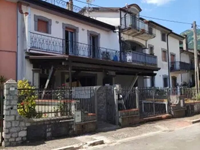 Appartamento trilocale in vendita in Via Pozzo Donato, Trecchina