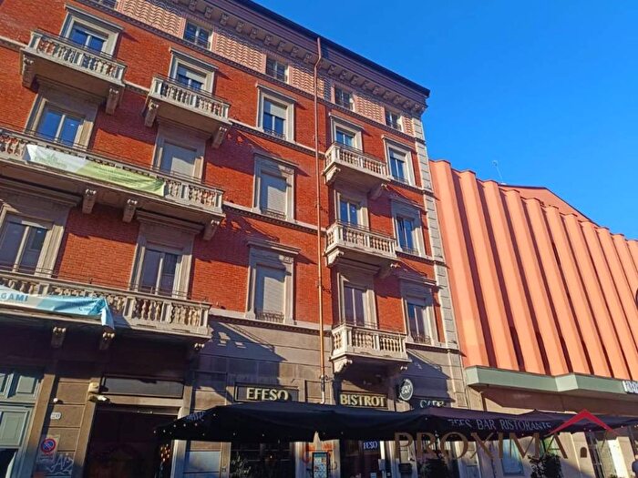 Appartamento trilocale in affitto in Via Giuseppe Verdi, Giardini Reali, Torino
