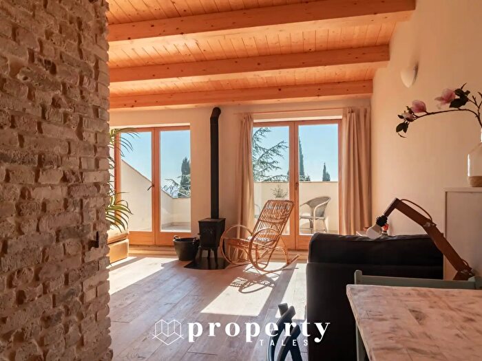 Casa con 10 locali in vendita in Via Roma, Offida