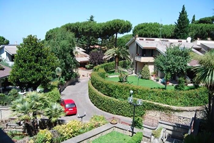 Casa con 6 locali in vendita in Via del Fico, Grottaferrata