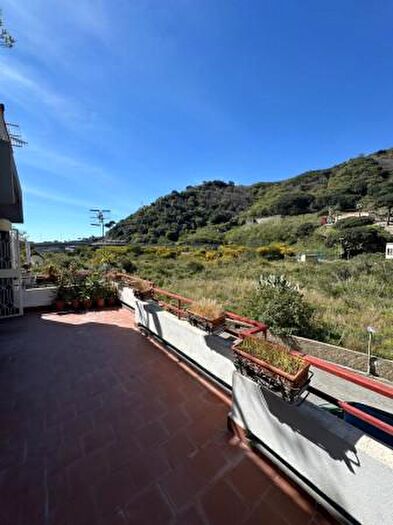 Appartamento con 6 locali in vendita in Contrada Avarna, Messina