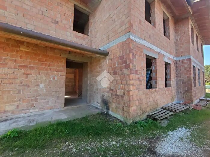 Casa con 7 locali in vendita in Borgo Rinascimento, Altivole