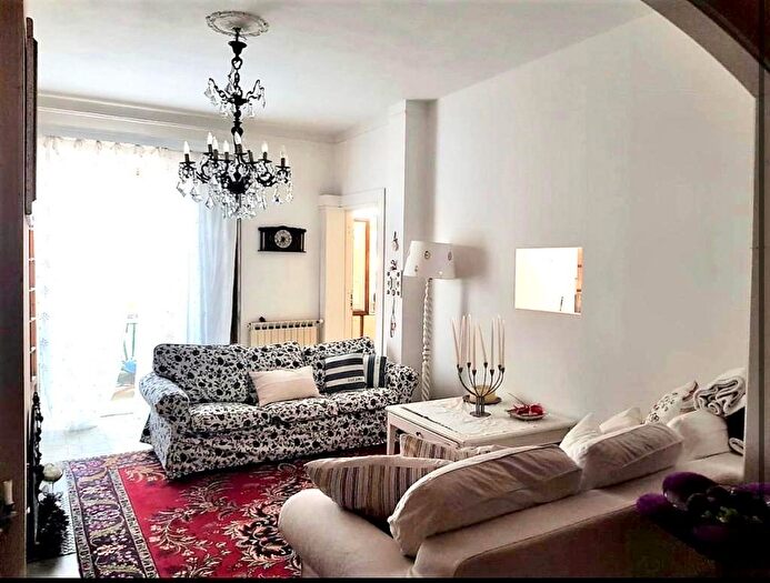 Casa con 7 locali in vendita in Castelnuovo Magra