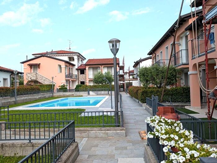 Appartamento trilocale in affitto in Via Vasco De Gama, Sirmione