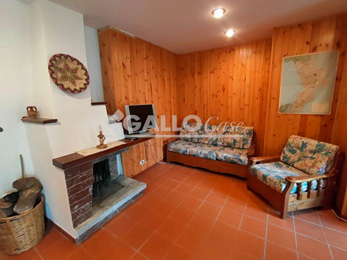 Appartamento trilocale in vendita in Via Federici Spezzano della Sila, Spezzano Della Sila