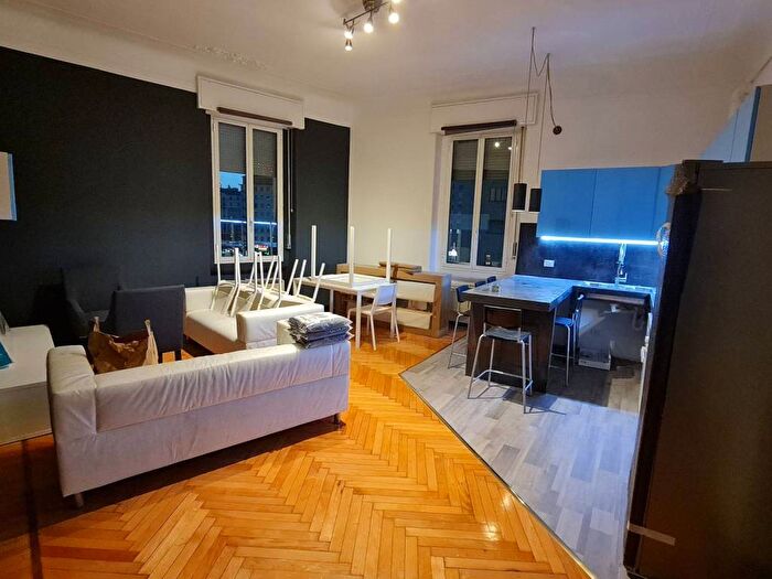 Appartamento con 5 locali in affitto in Via Andrea Costa, Casoretto, Milano