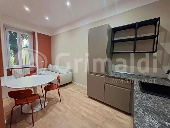 Appartamento bilocale in affitto in Via Andrea Solari, Milano