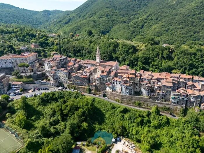 Appartamento bilocale in vendita in Piazza Conti, Poli
