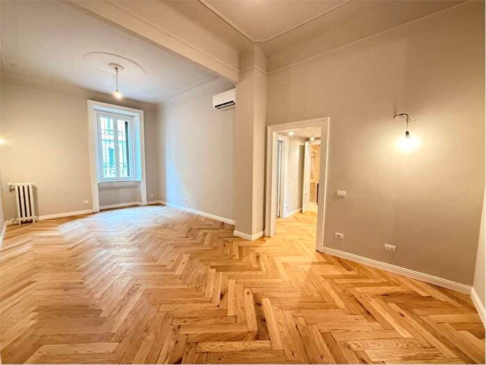 Appartamento trilocale in affitto in Via Giulio Uberti, Indipendenza, Milano