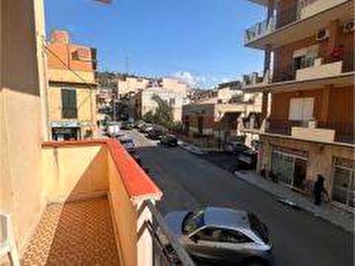 Appartamento con 5 locali in affitto in Via Tenente Minicucci, Melito di Porto Salvo