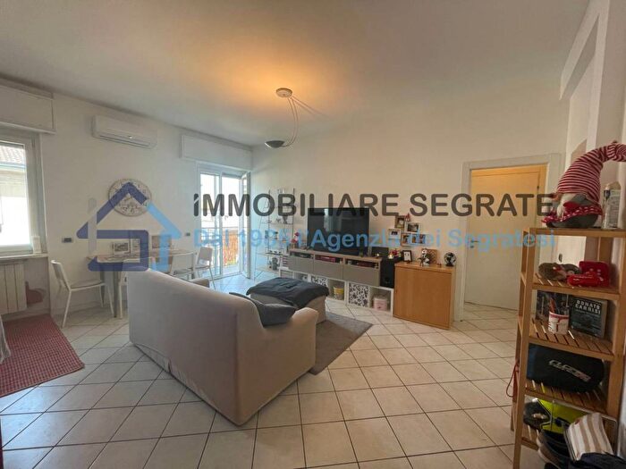Appartamento bilocale in affitto in Via Giuseppe Mazzini, Segrate Centro, Segrate