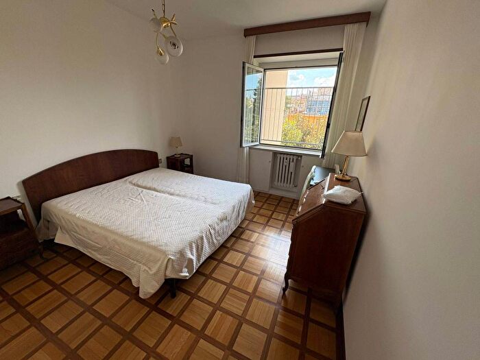 Appartamento quadrilocale in affitto in Via Teodosio, Casoretto, Milano