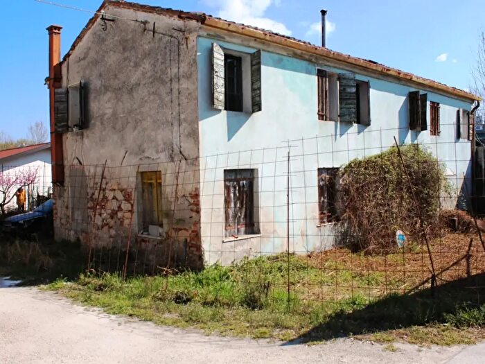Casa con 5 locali in vendita in Via Matteotti, Noventa Vicentina
