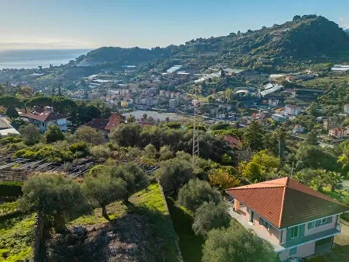 Casa con 5 locali in vendita in Strada Sapergo, Bordighera