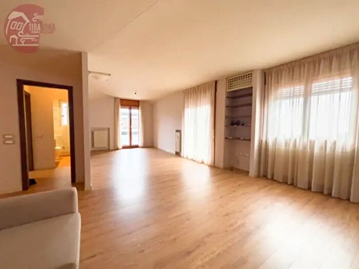 Appartamento quadrilocale in vendita in Vicolo degli Scaglioni, Trieste