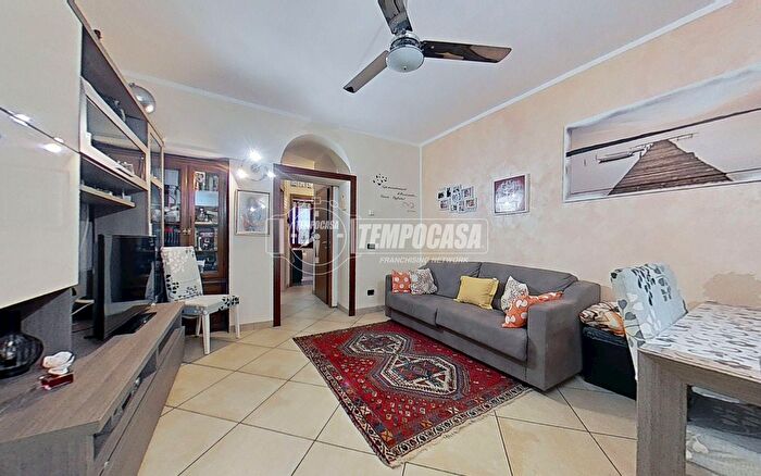 Appartamento quadrilocale in vendita in Via Umberto I, Biassono