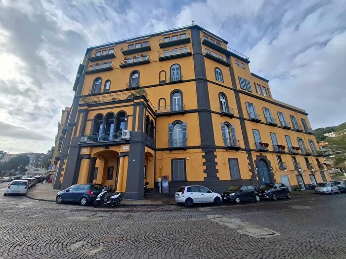 Appartamento con 5 locali in affitto in Via Posillipo, Posillipo, Napoli