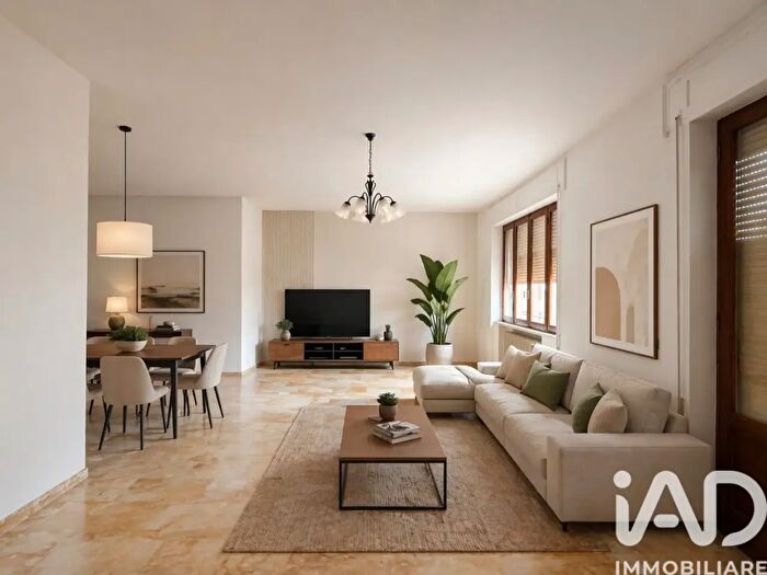 Appartamento con 11 locali in vendita in Via Clementi, Ascoli Piceno
