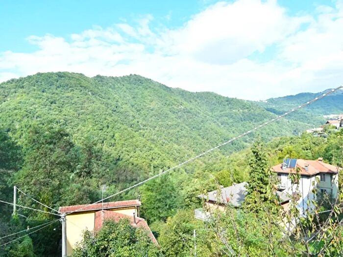 Appartamento con 5 locali in vendita in Via Martini Aimone, Bargagli
