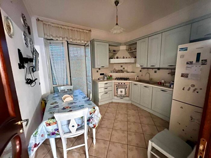 Appartamento quadrilocale in affitto in via vecchia san gennaro, Pozzuoli Alta, Pozzuoli
