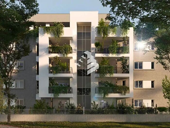 Casa trilocale in vendita in Cecina