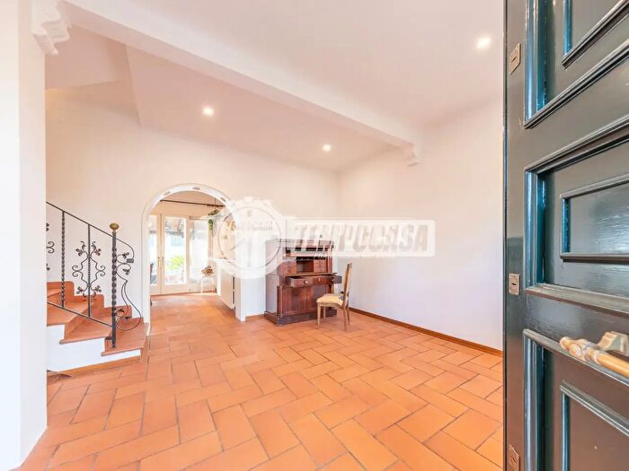 Appartamento con 5 locali in vendita in Via Namur, Frascati