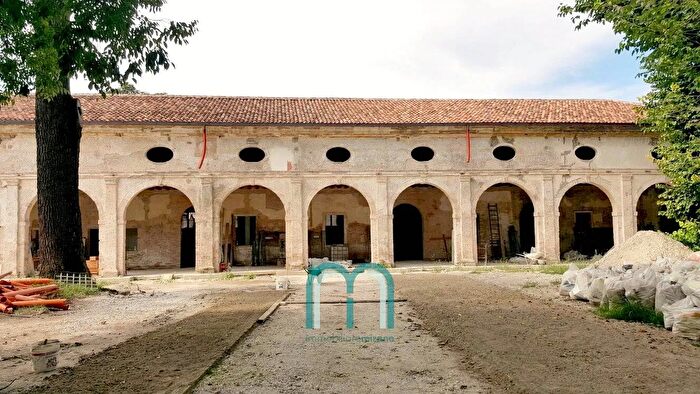 Casa con 15 locali in vendita in Rivera S Trentin Mira, Mira