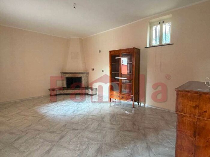 Appartamento con 5 locali in affitto in Via T Vitale, Avella